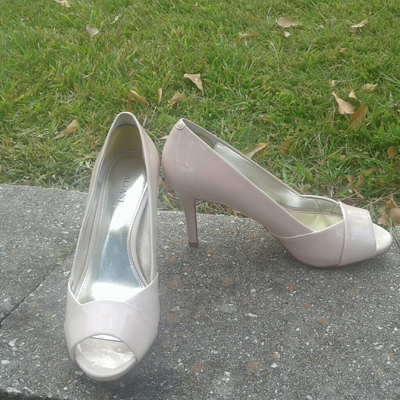 Shoes - Picture 3 of 4